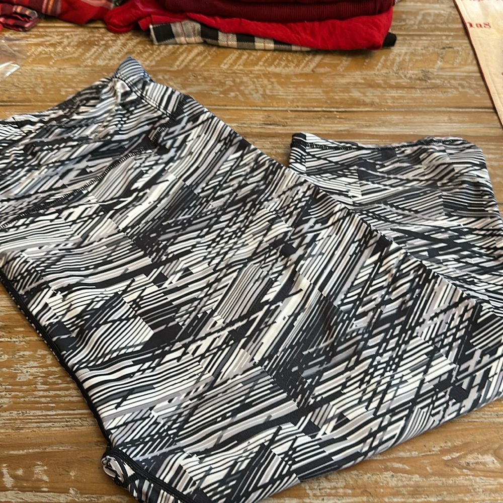 Fabletics Capri - Picture 2 of 2